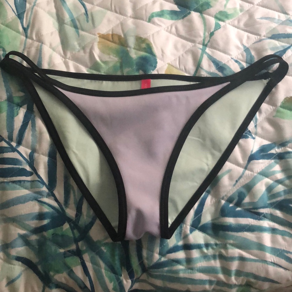 Victoria Secrets Bikini Bottom - Picture 3 of 7